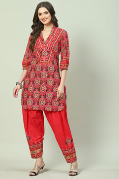Red Cotton Straight Kurta Salwar Pant Suit Set image number 0
