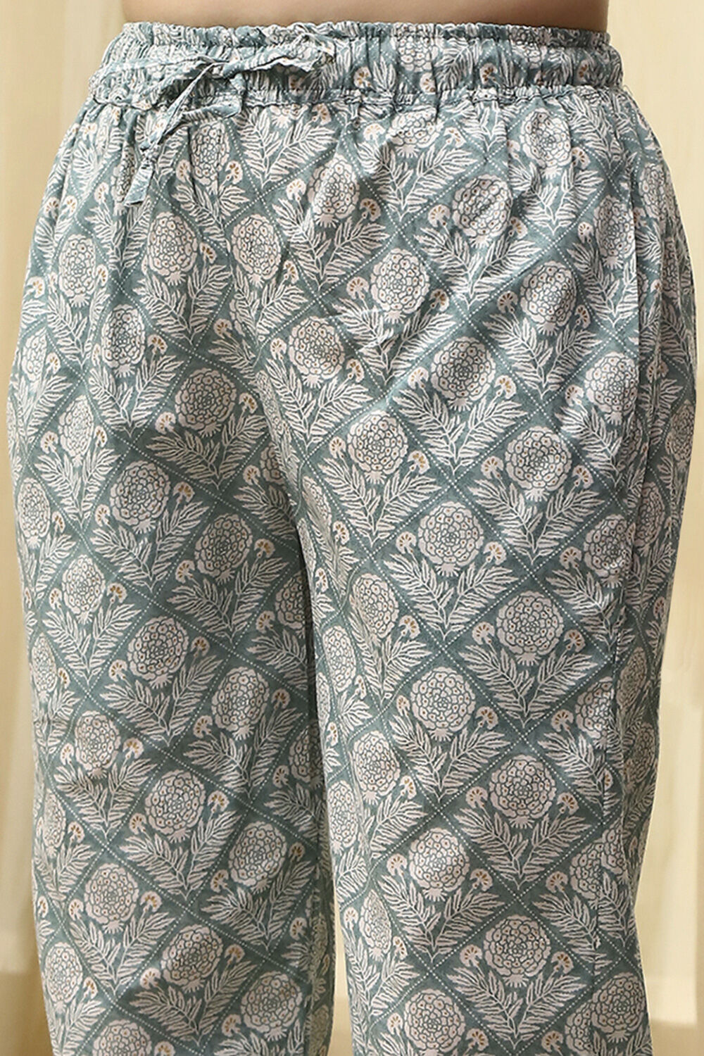 Grey Cotton Printed Unstitched Suit Set image number 3