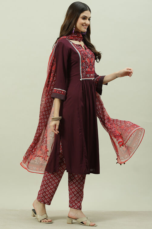 Burgundy Rayon A-Line Kurta Slim Pant Suit Set image number 6