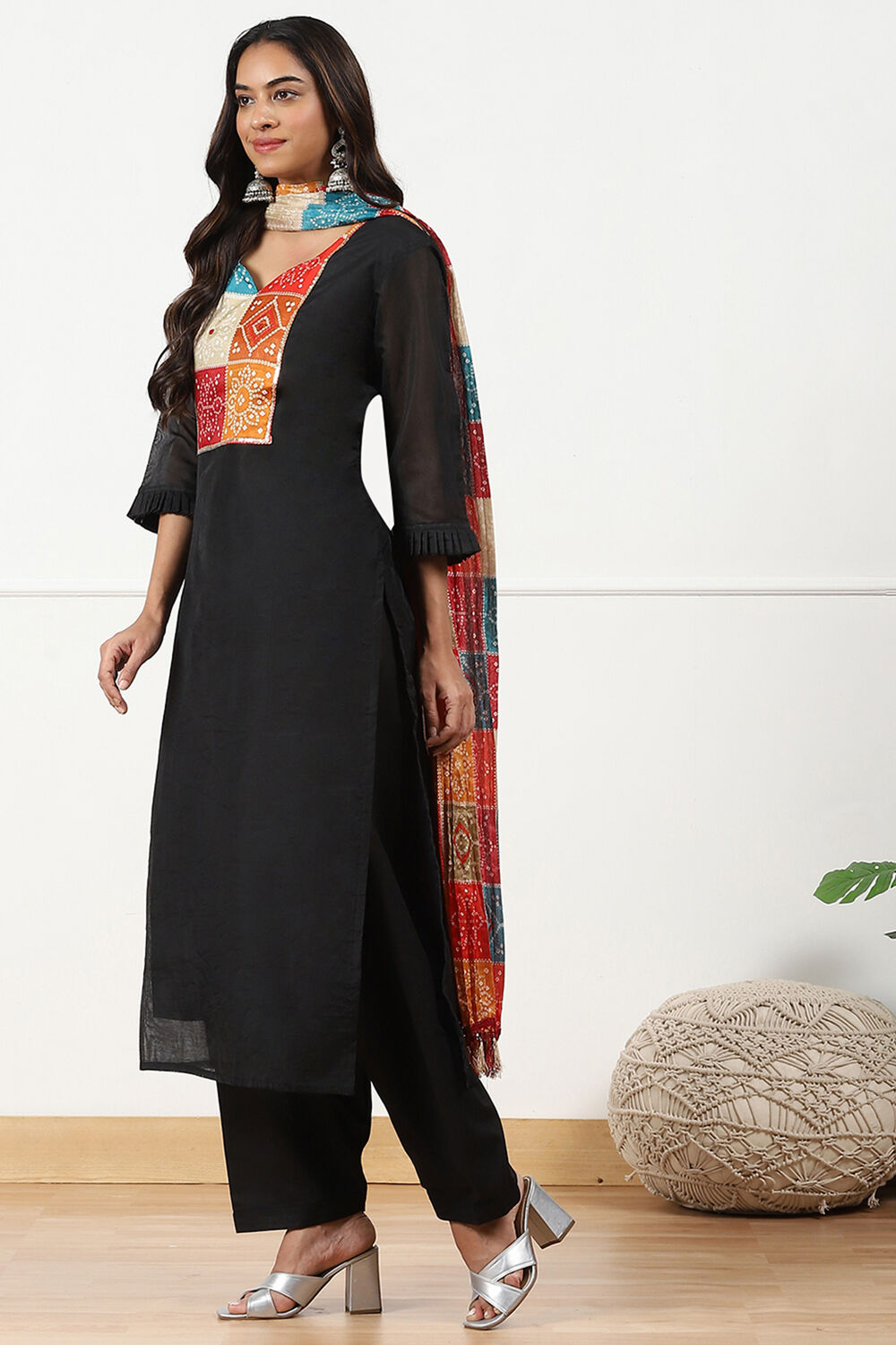 Green Cotton Printed Embroidered Unstitched Kurta Set image number 6