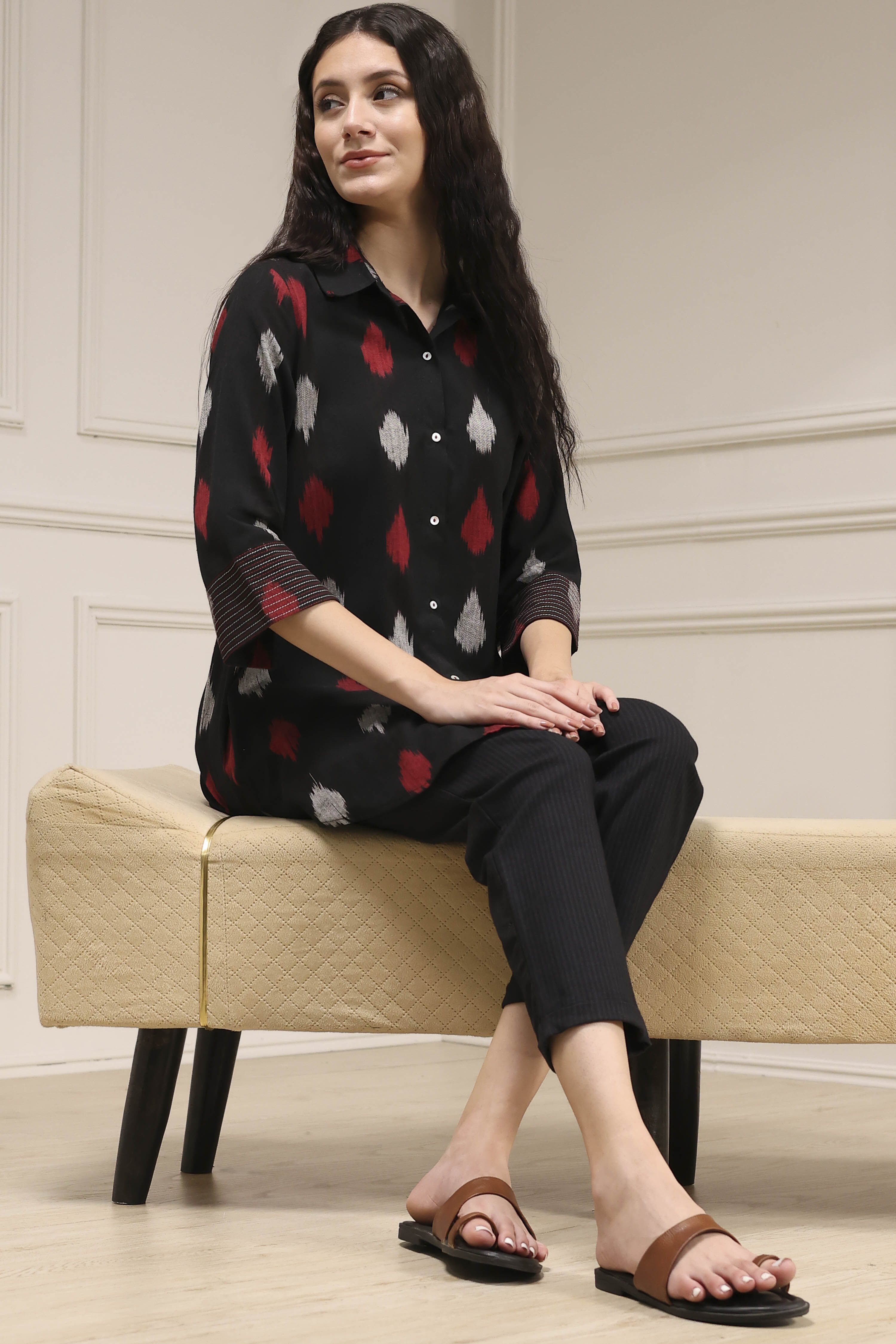 Black Cotton Straight Yarndyed Short Kurta image number 4