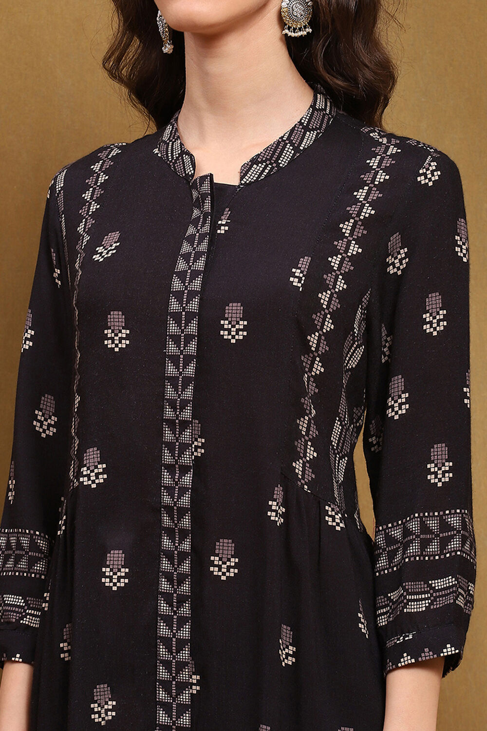 Black Floral Printed Gathered Short Kurta image number 1