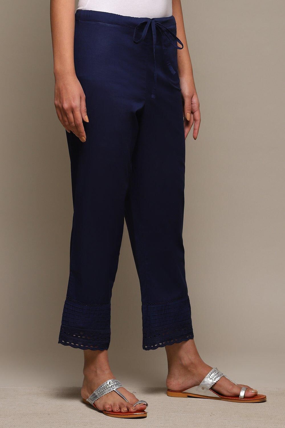 Red Cotton Solid Pant image number 3