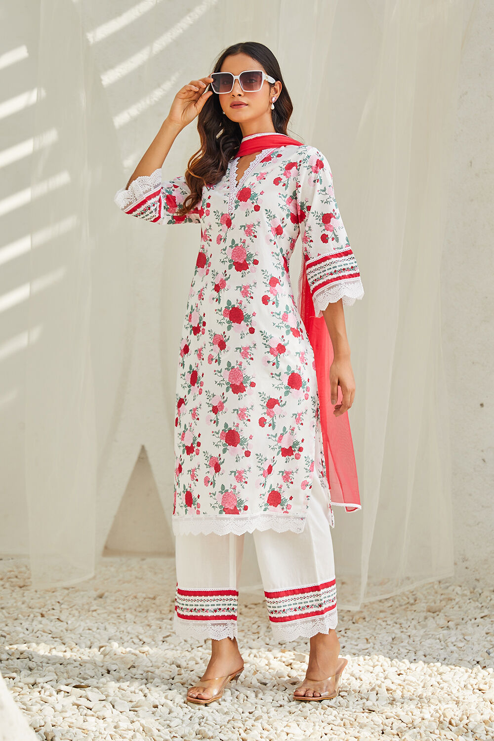 Off-White Cotton Printed Kurta & Palazzo Suit Set image number 3