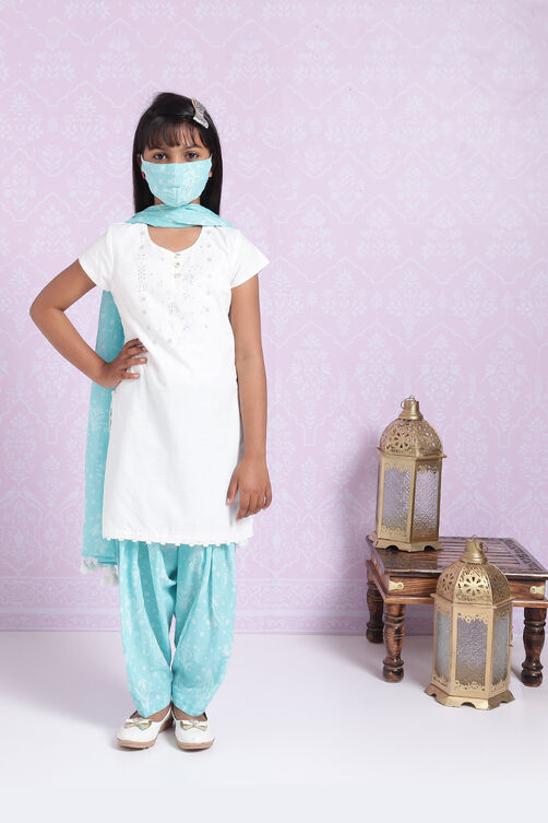 Off White Cotton Straight Kurta Patiyala Salwar Suit Set image number 0