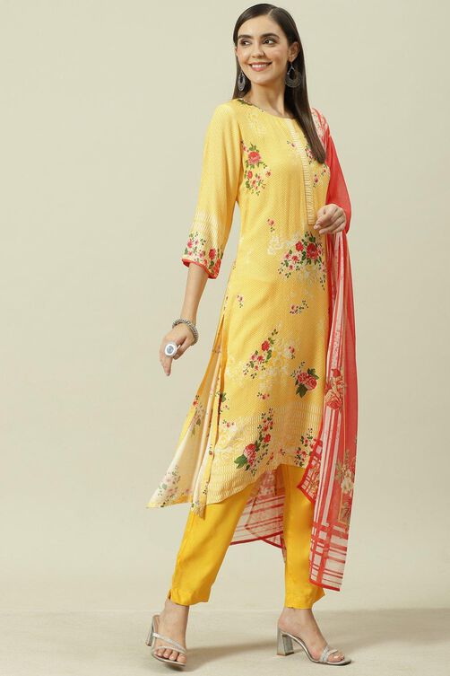 Yellow Printed Viscose A-Line Kurta Slim Pant Suit Set image number 0