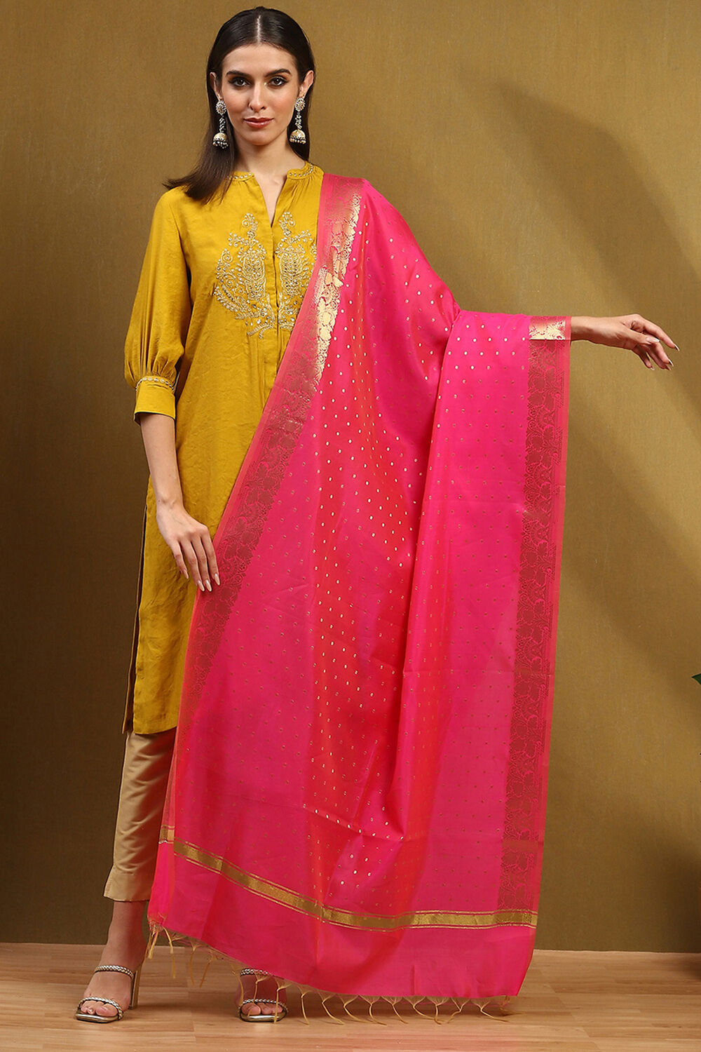 Pink Yarn-Dyed Festive Dupatta image number 4