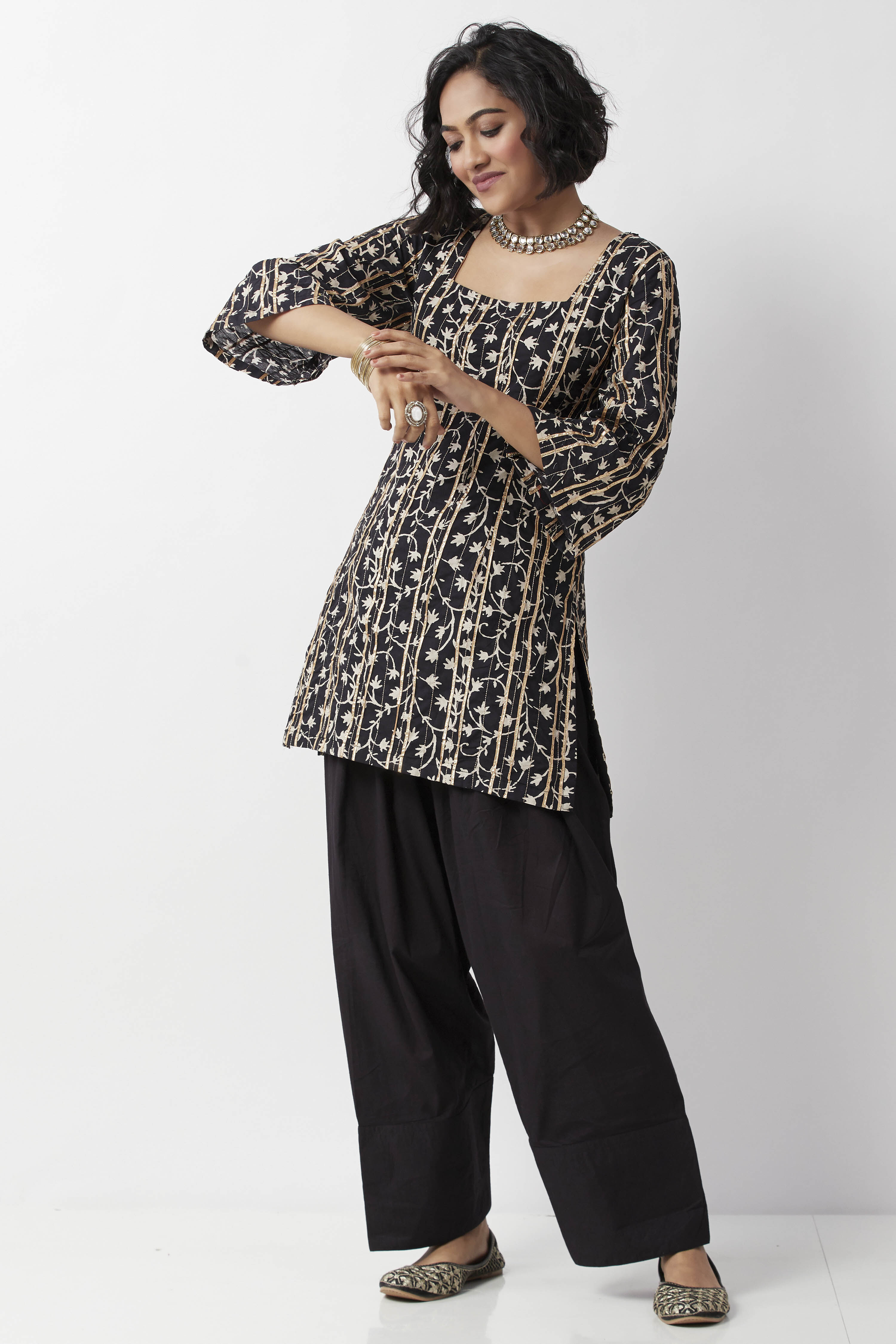Black Cotton Solid Salwar image number 0