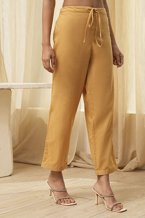 Cream-Colored Cotton Solid Regular Pants image number 3