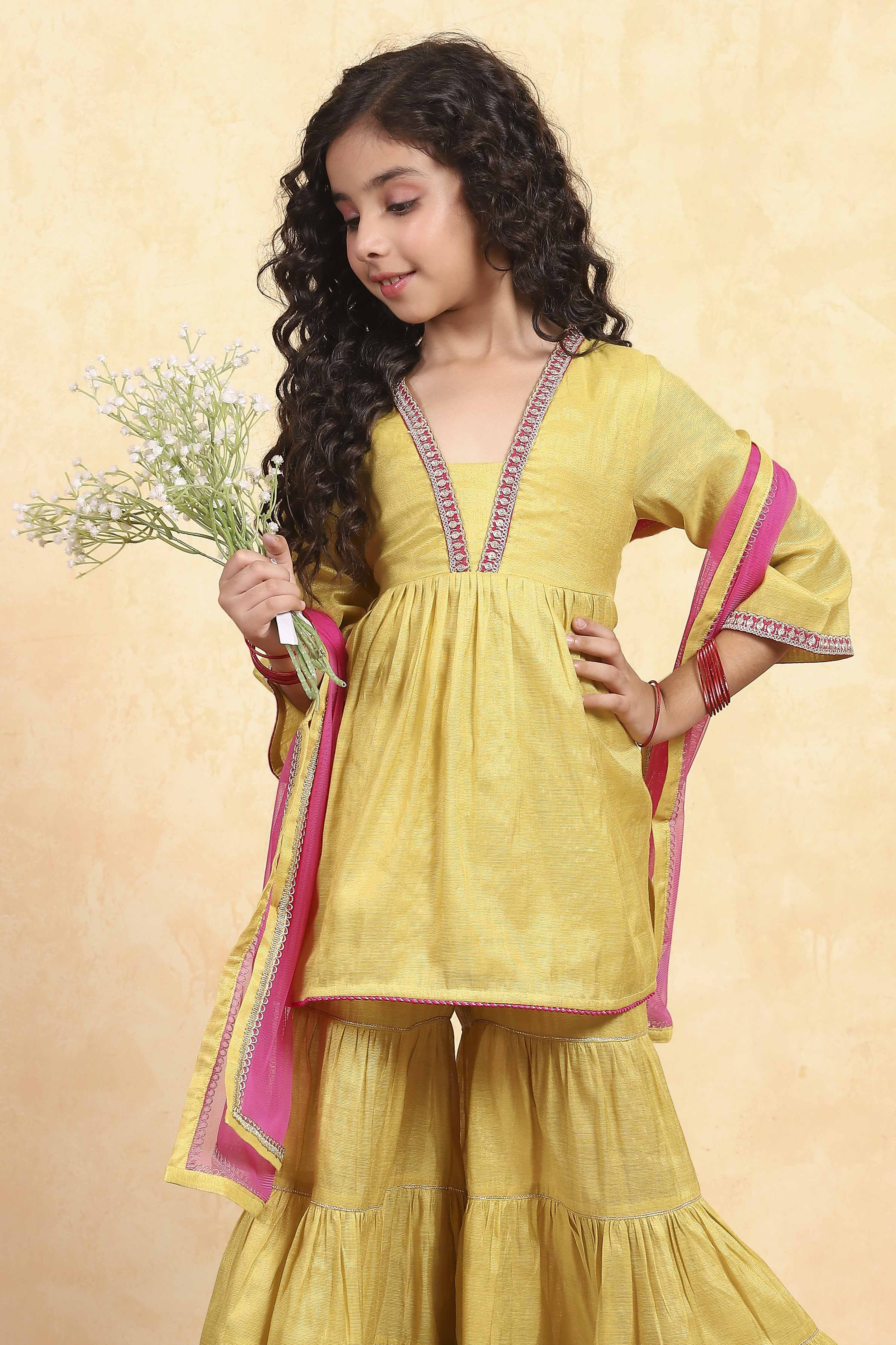 Green Cotton Dyed Gathered Sharara Suit Set image number 7