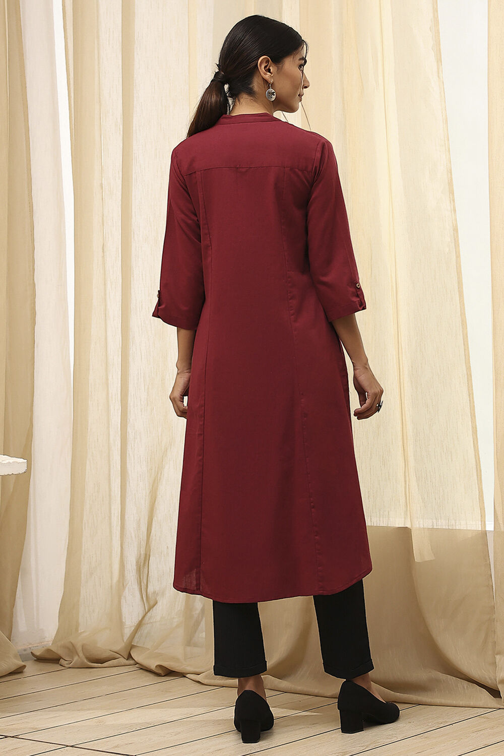 Black Cotton Blend Solid Straight Kurta image number 3