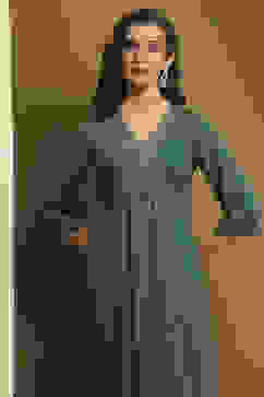 Bottle Green Solid Gathered Straight Kurta image number 1