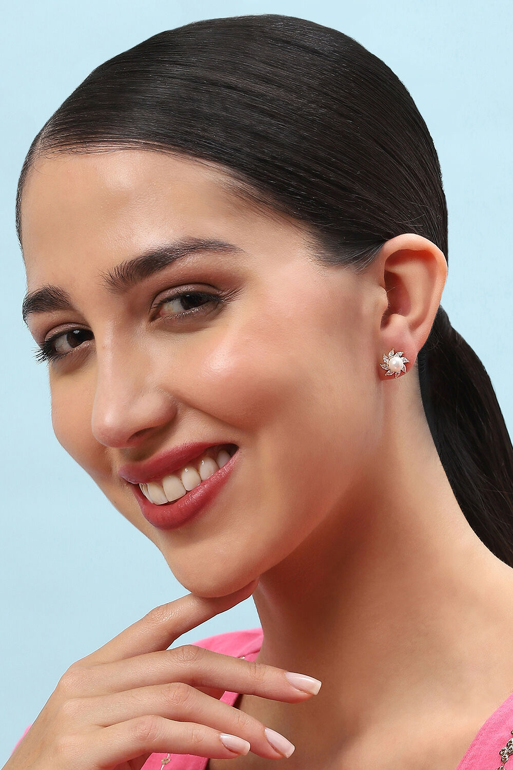 Gold Brass Earrings image number 1