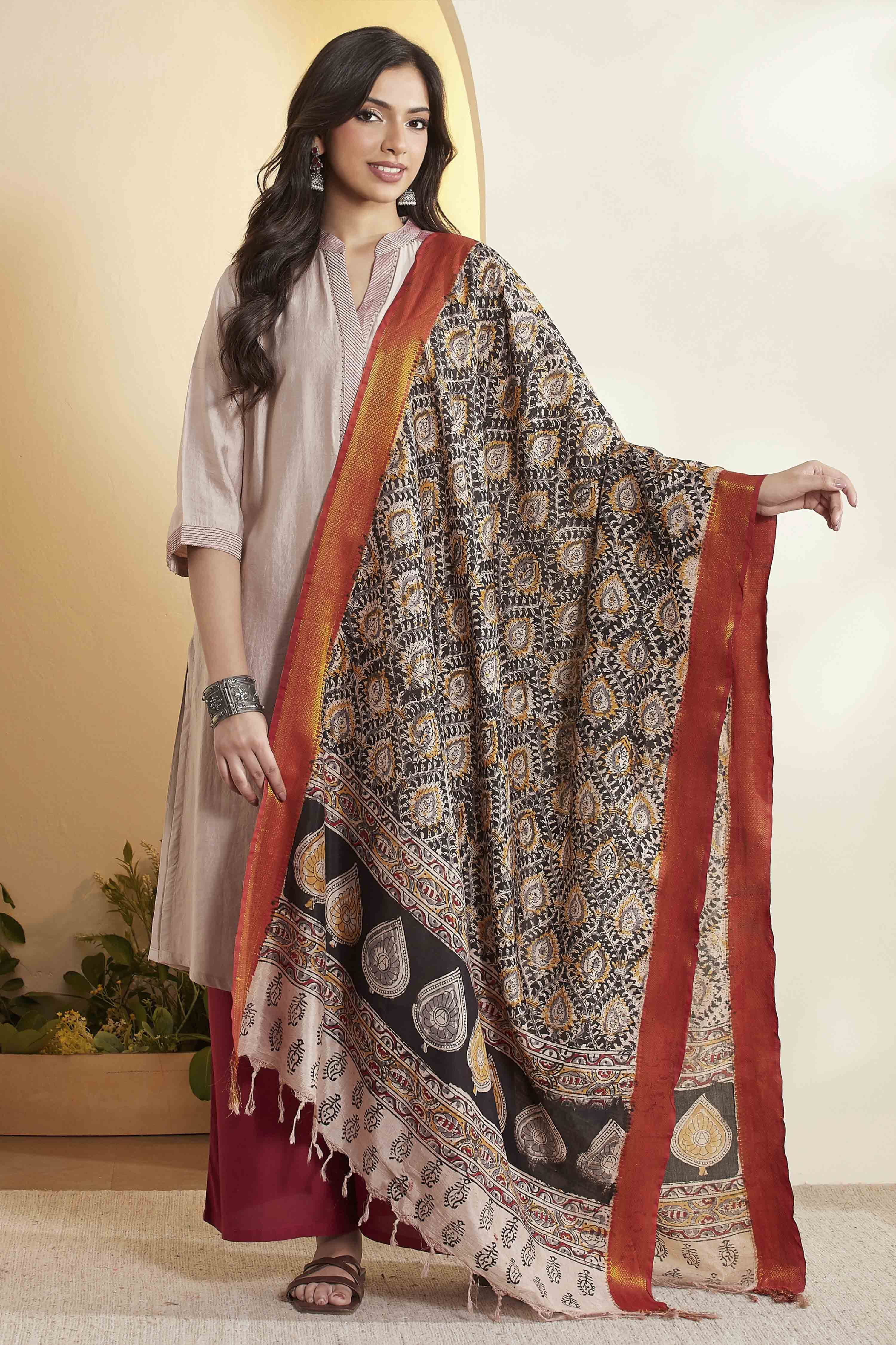 Black Chennur Silk Geometric Print Dupatta image number 6