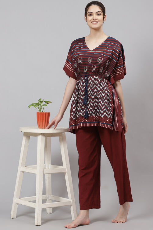 Maroon Straight Cotton Two Piece Printed Sleepwear Set image number 5