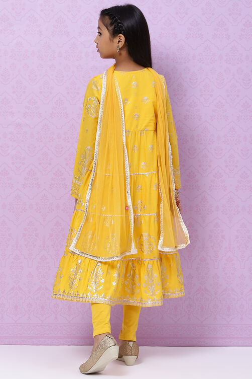 Yellow Cotton Girls Straight Kurta Churidar Suit Set image number 7