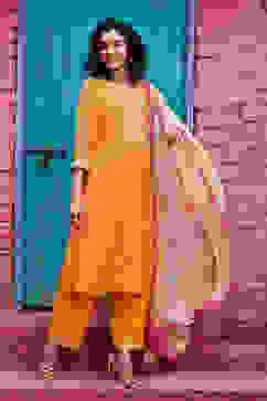 Yellow Viscose Straight Suit set image number 9