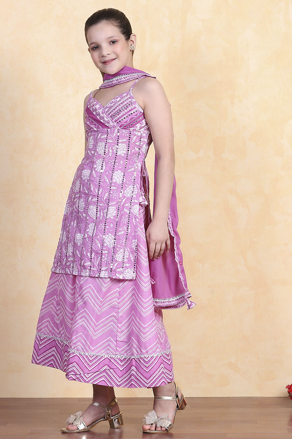 Pink Cotton Floral Strappy Straight Suit Set image number 3