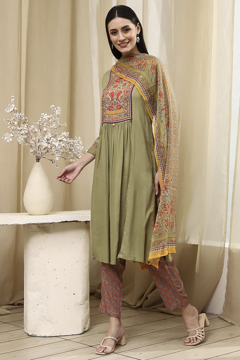 Brown Solid Gathered Straight Suit Set image number 3