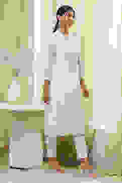 Off-White Embroidered Straight Kurta image number 4