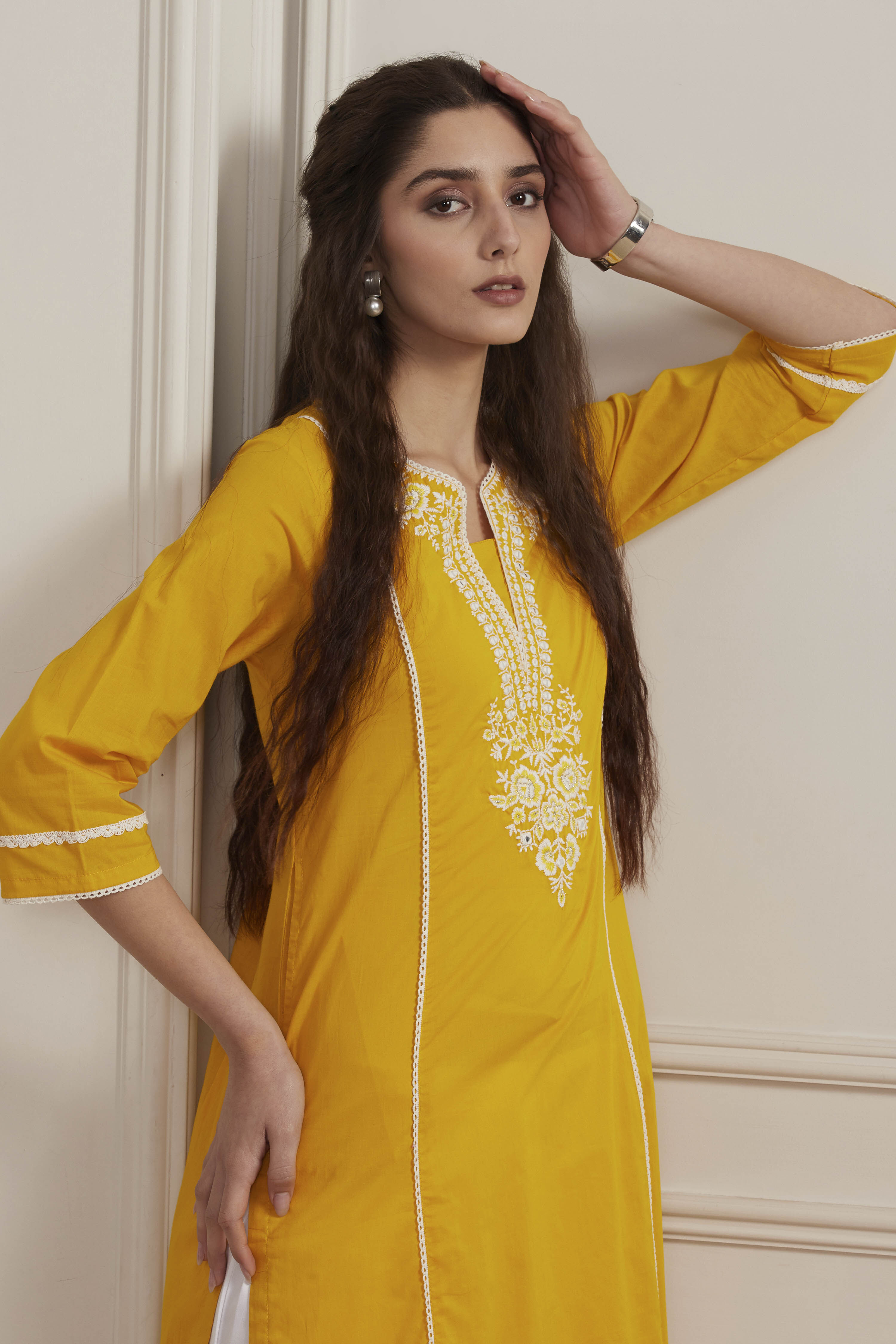 Yellow Cotton Solid Straight Kurta image number 6
