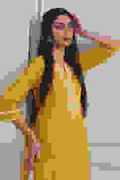 Yellow Cotton Solid Straight Kurta image number 6