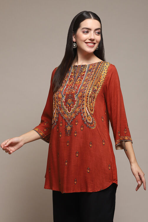 Green LIVA Straight Printed Kurti image number 2