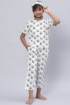 Cream Straight Cotton Three Piece Printed Sleepwear Set image number 5