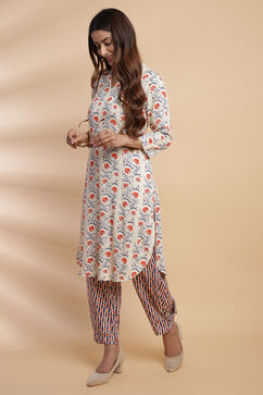 Cream Rayon Straight Kurta Pants Set image number 3