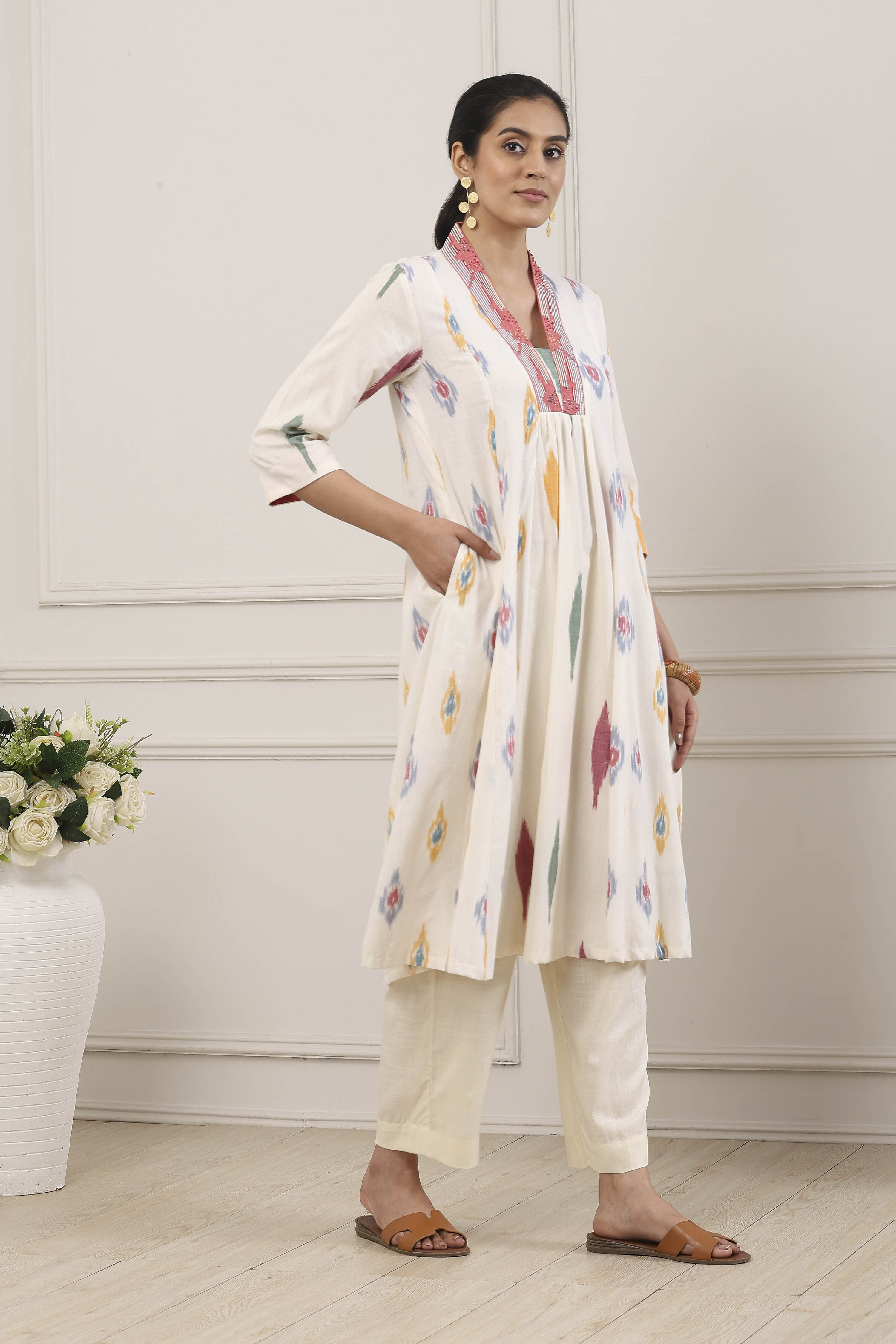 Off White Cotton A-Line Kurta image number 4