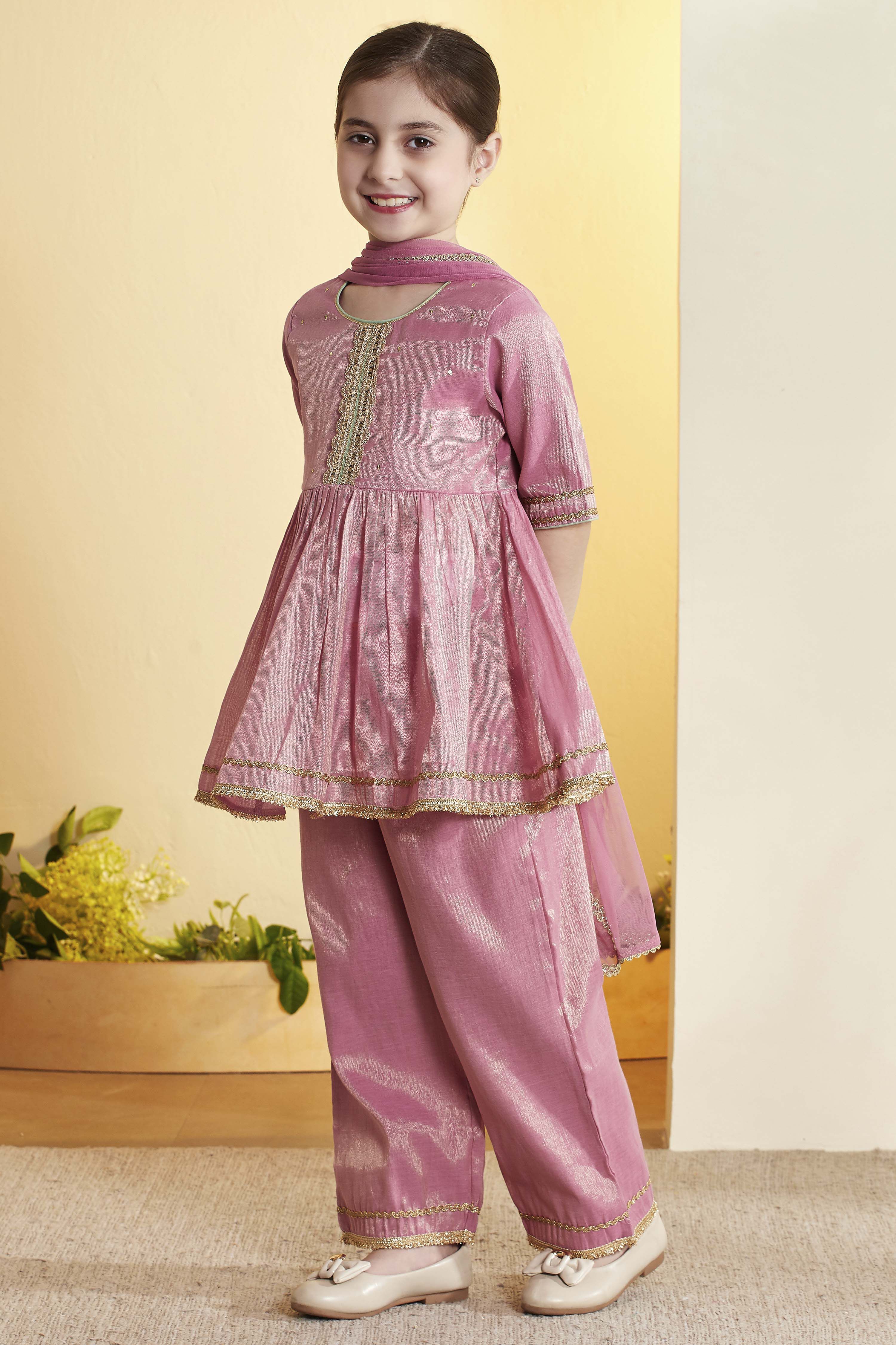 Pink Solid Peplum Viscose Rayon Kurta Set image number 3
