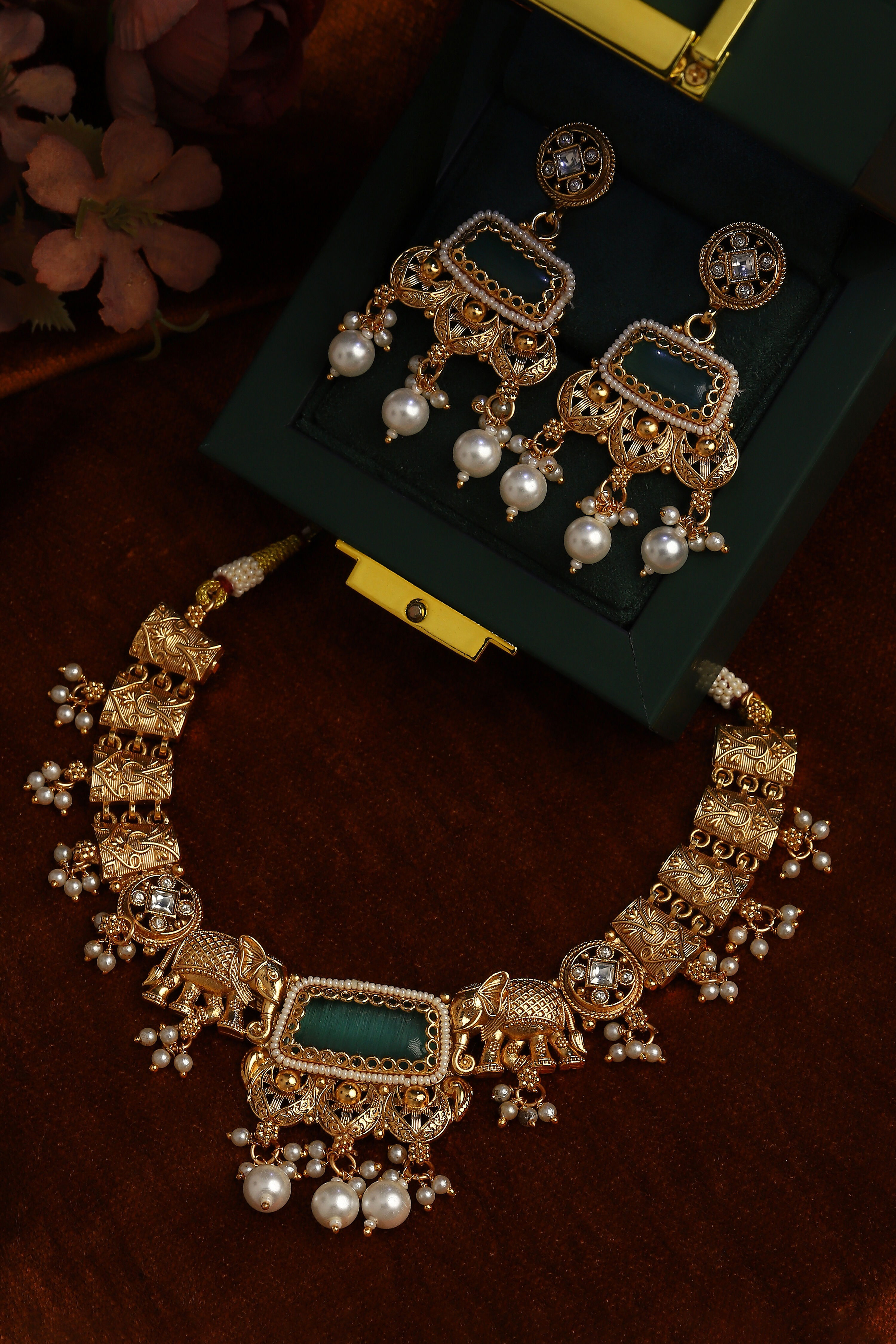 Mint Green Alloy Necklace Set image number 1