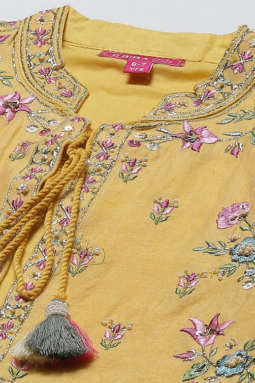 Yellow Solid Straight Kurta Churidar Suit Set image number 1