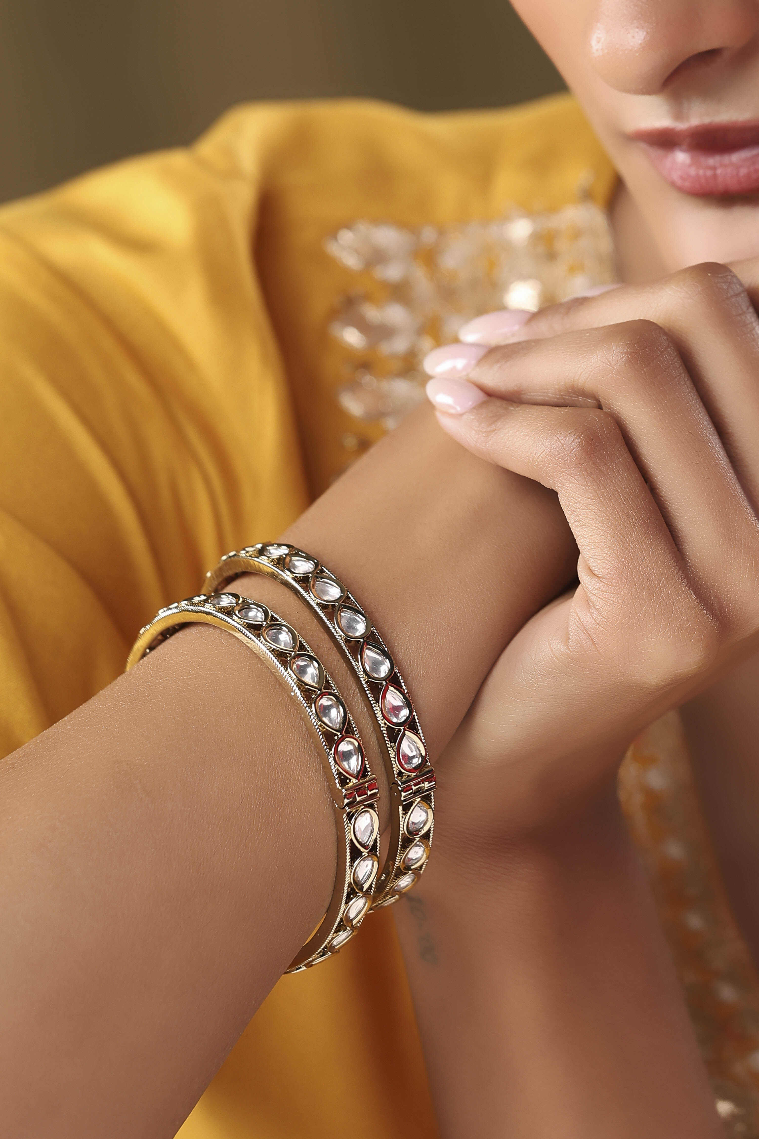 Gold Alloy Bangle image number 1