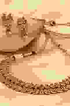 Red Brass Necklace Set image number 2