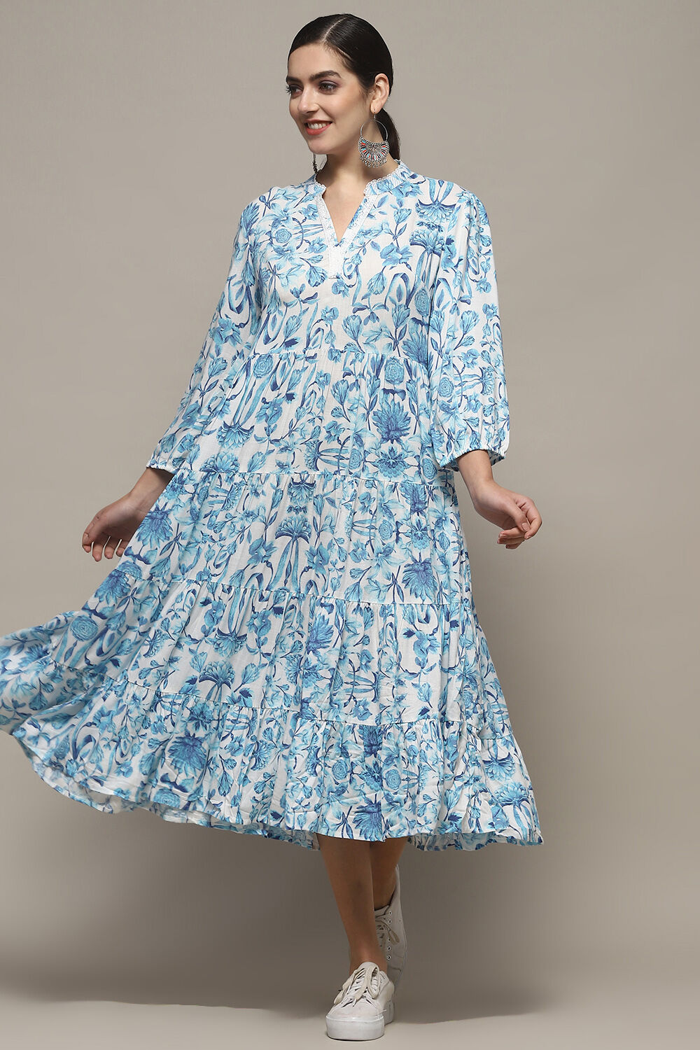 White and Blue Cotton Floral Tiered Dress image number 3