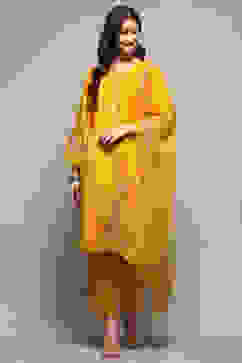 Yellow Cotton Straight Embroidered Kurta Slim Pant Suit Set image number 7