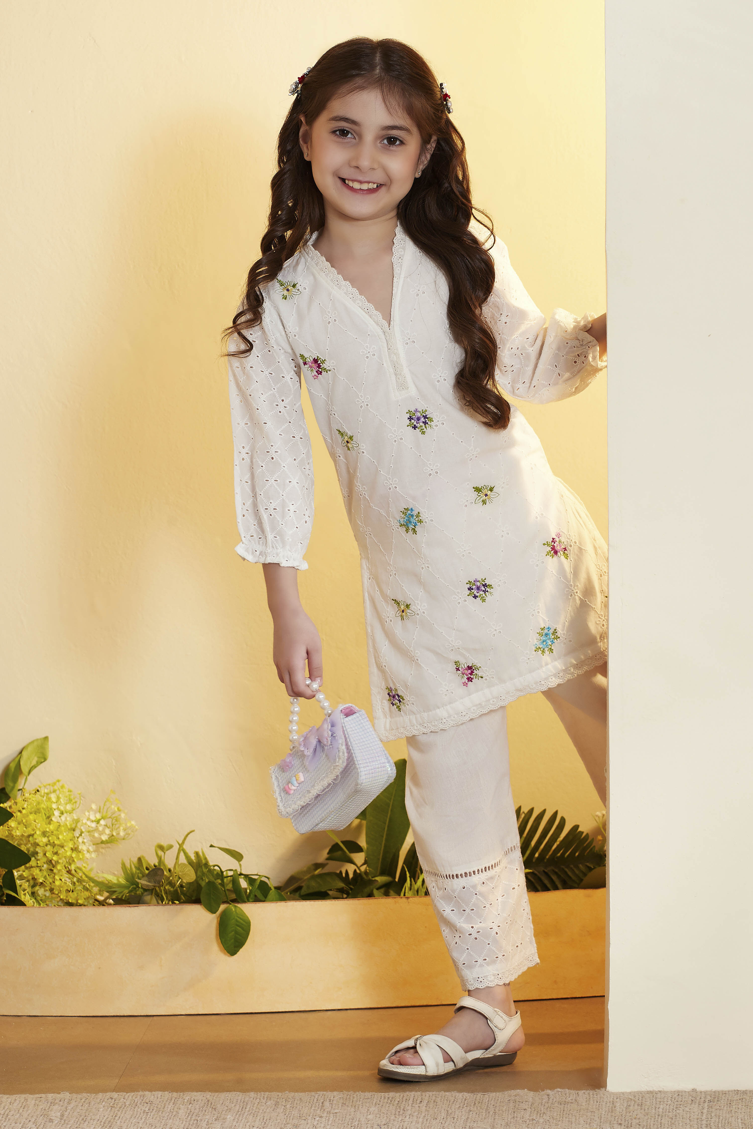White Cotton Kurta Pants Set image number 0