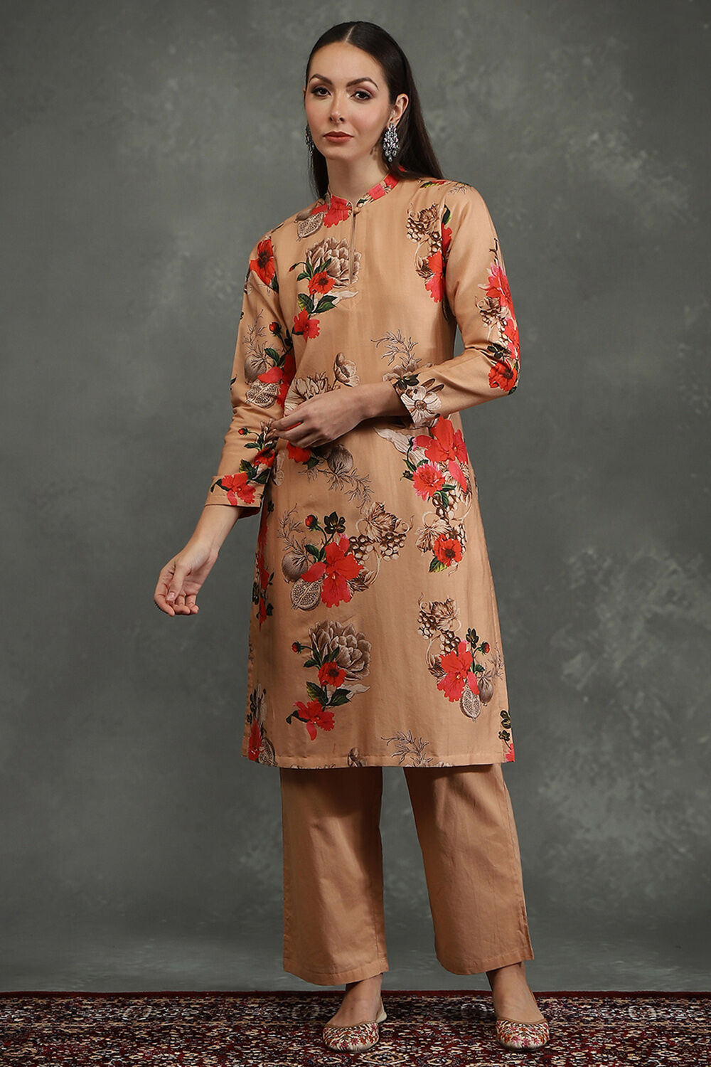 Peach-Toned Silk Chanderi Floral Printed Straight Kurta Set image number 6