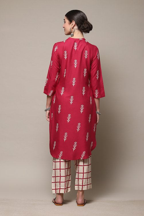 Terracotta Rayon Straight Kurta Pants Set image number 4