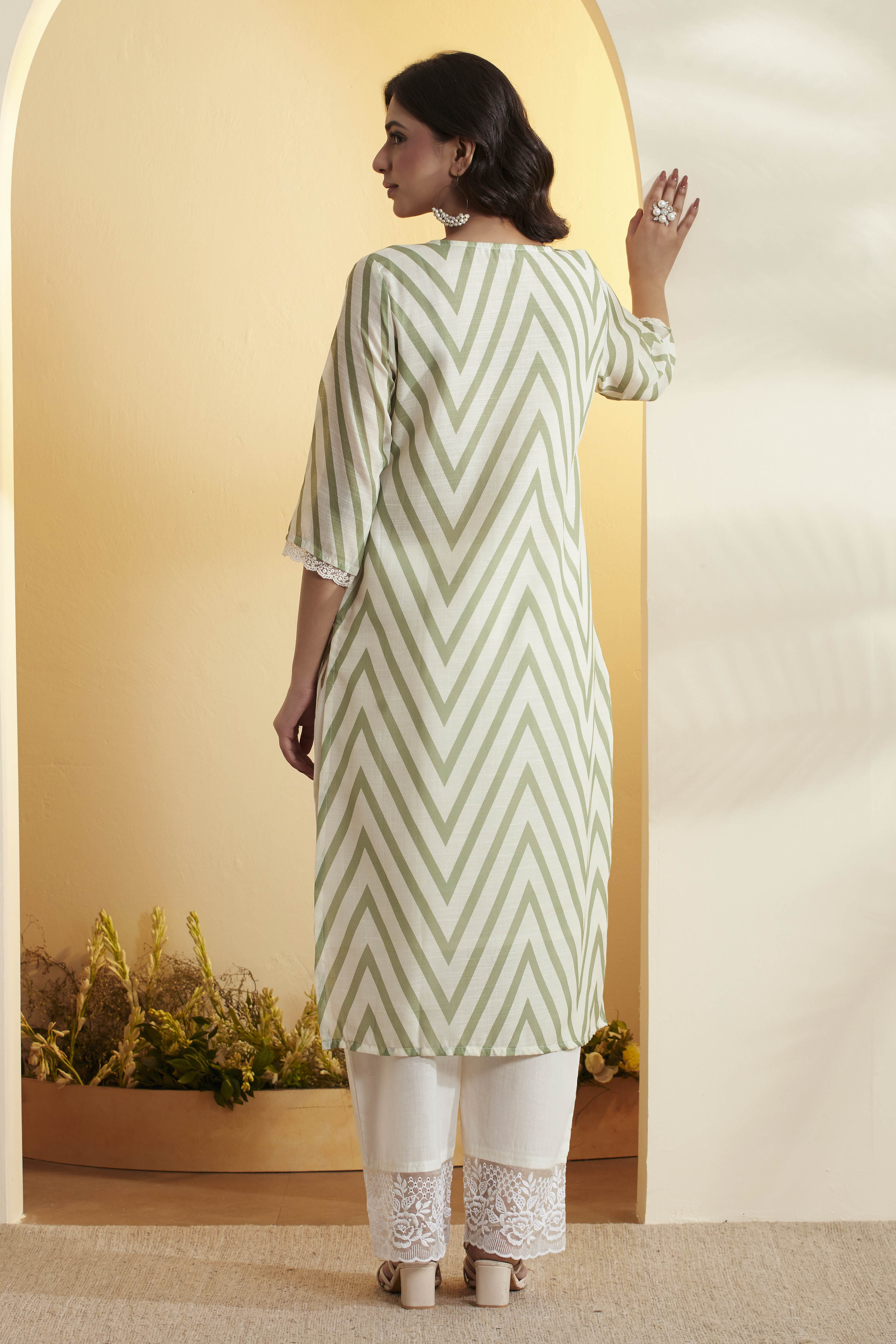 Mehendi Green Printed Poly Linen Kurta Set image number 5