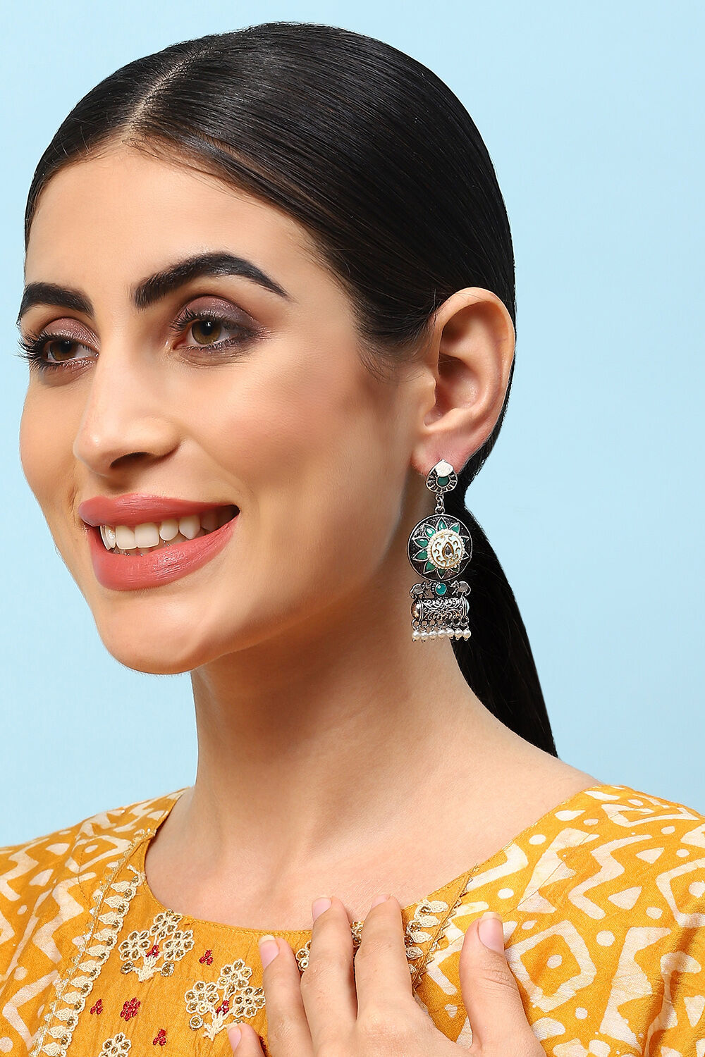 Oxidised Green Brass Earrings image number 3