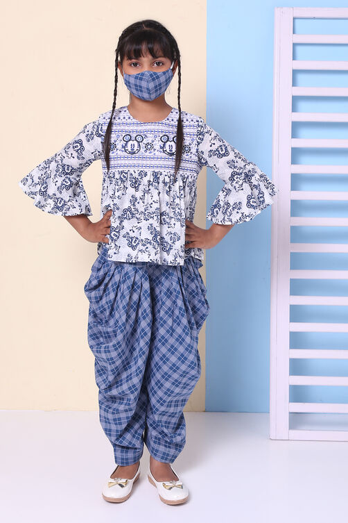 Blue Cotton Indie Mickey Printed Top And Pant Set image number 5