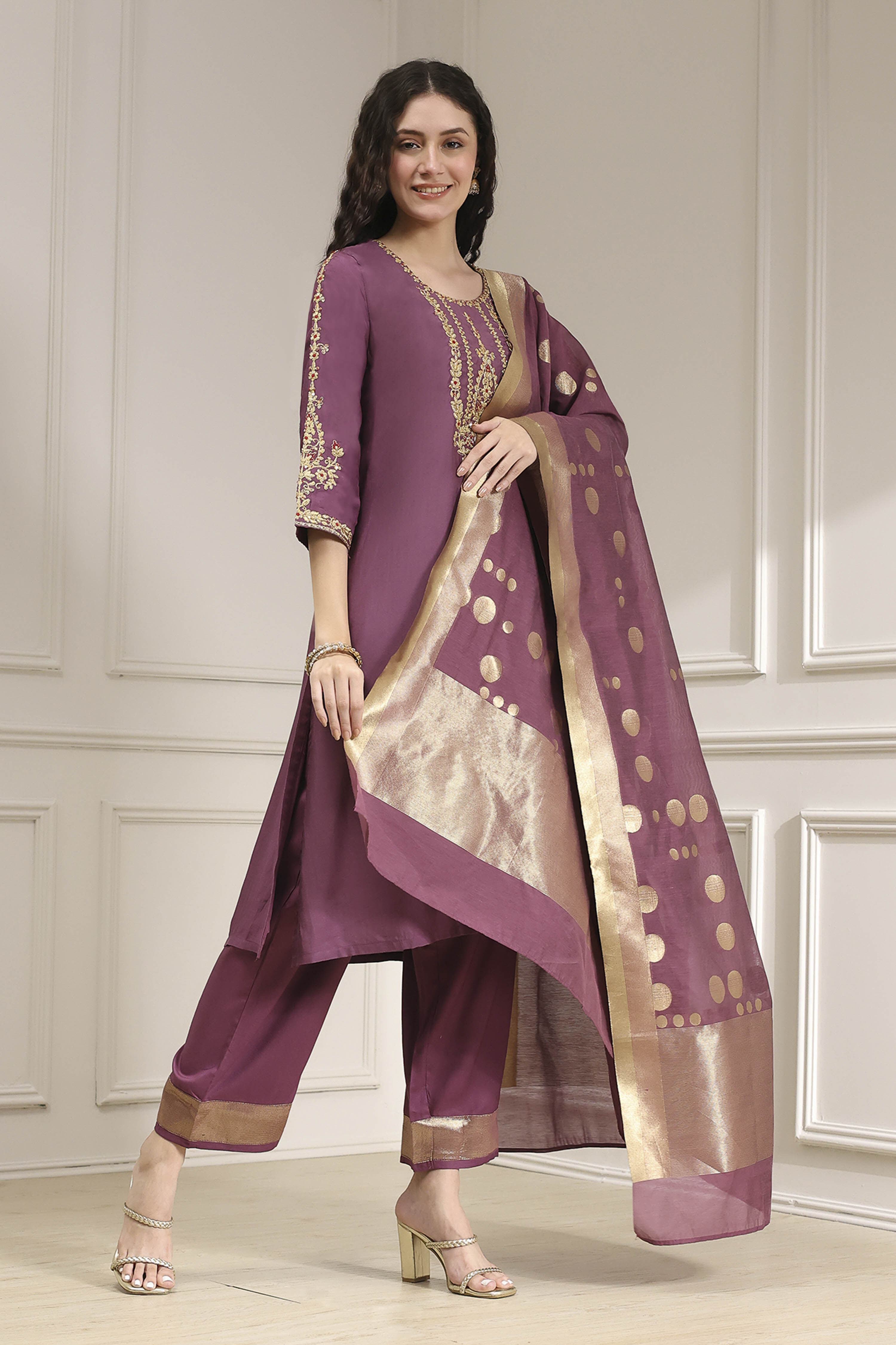 Old Rose Solid Straight Suit Set image number 5