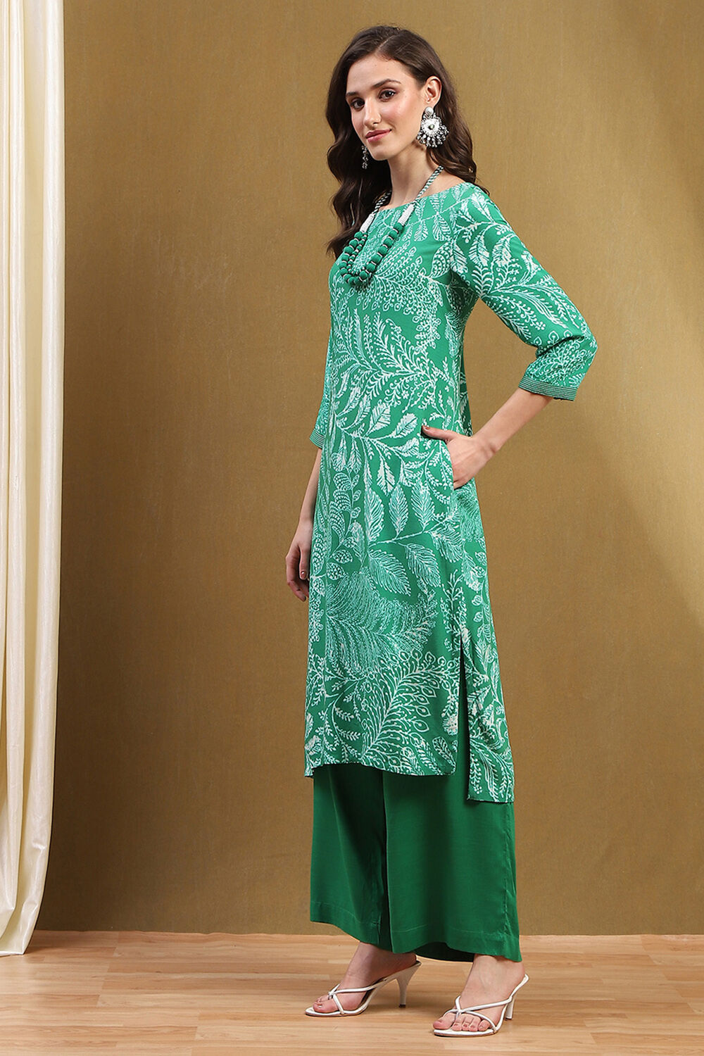 Maroon Printed Straight Kurta Set image number 3