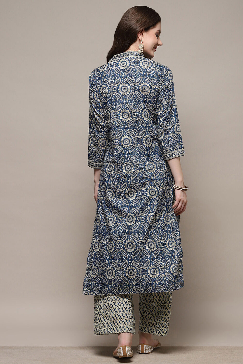 Blue Cotton Floral Screen Printed Unstitched Suit Set image number 6