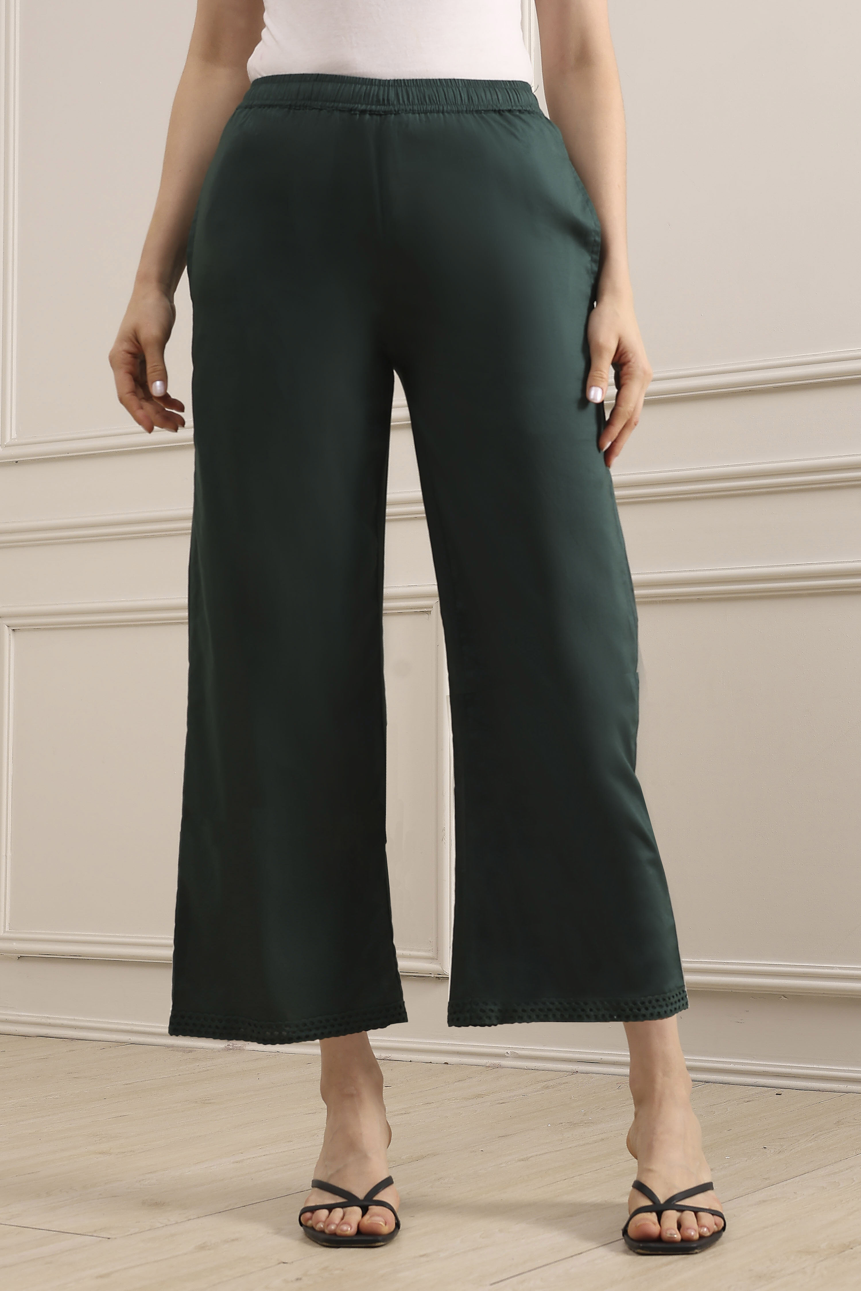 Green Cotton Flared Dyed Palazzo Pants image number 4