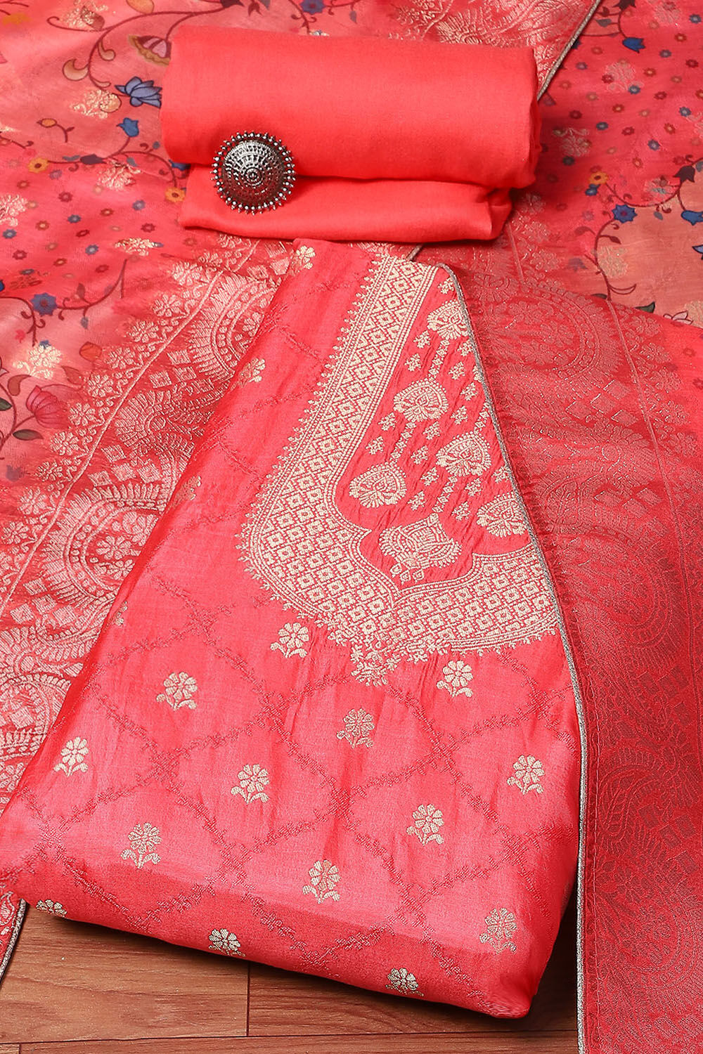 Green Cotton Blend Unstitched Suit Set image number 0