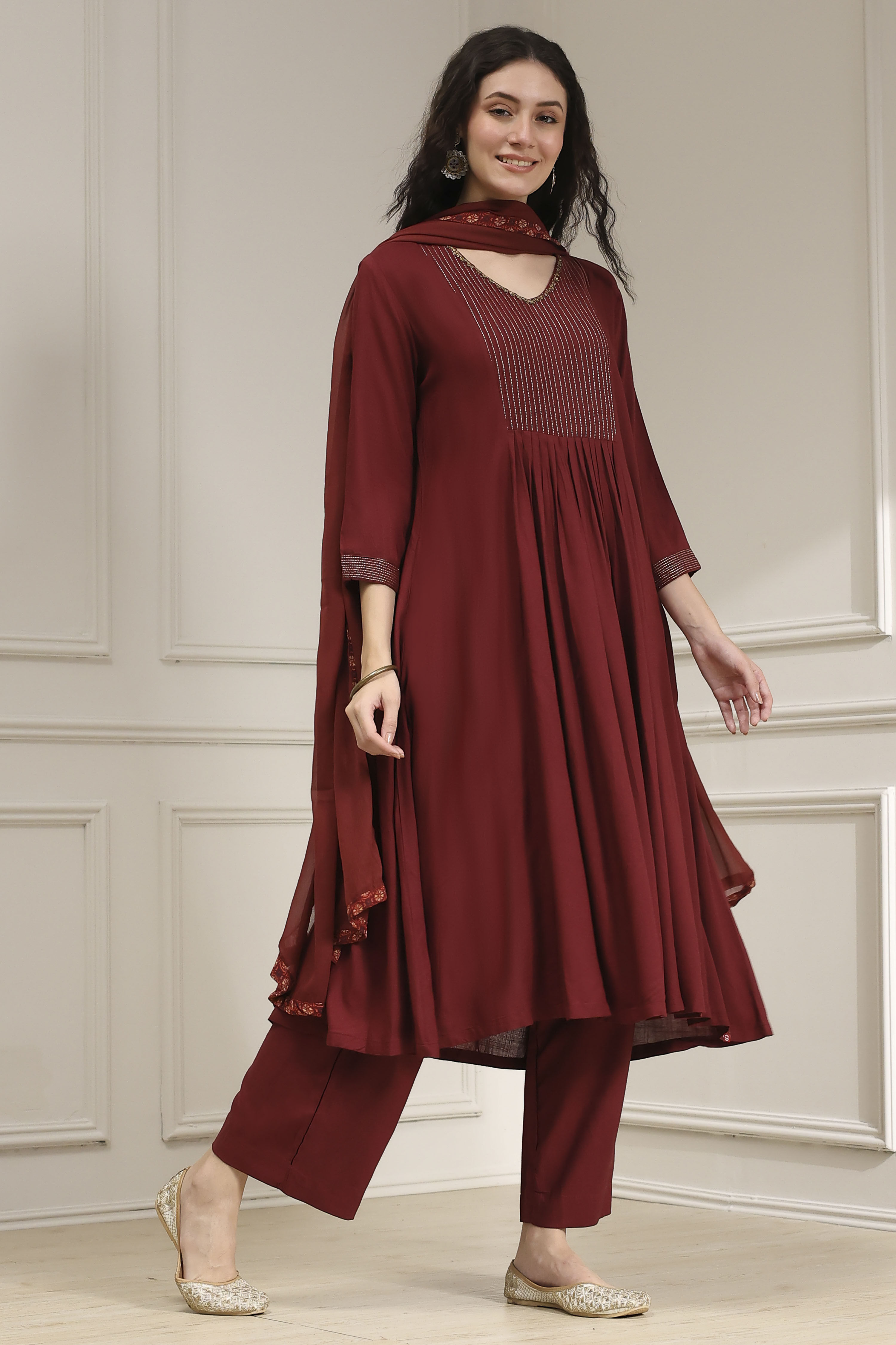 Blue Solid Gathered Suit Set image number 5