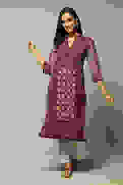 Maroon Poly Metallic Straight Printed Kurta image number 5